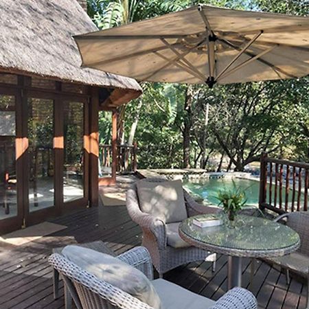 Dreamy 3 Bedroom Villa On The Edge Of The Sabie River In Kruger Park Lodge Hazyview Exteriör bild